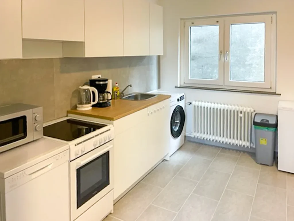 Monteurzimmer Beispiel Küche mit Waschmaschine