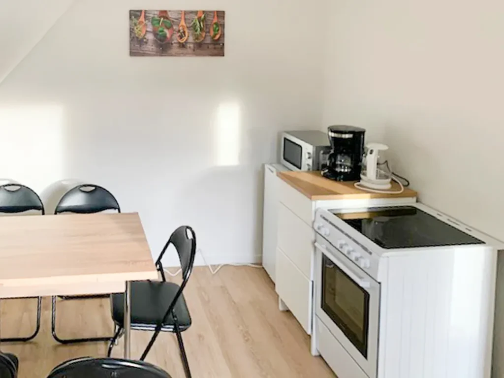 Monteurzimmer Beispiel mit kleiner Küche